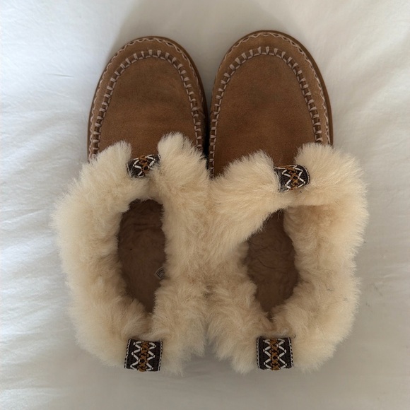 Ugg Tasman Alpine slippers size 8 - Picture 3 of 9